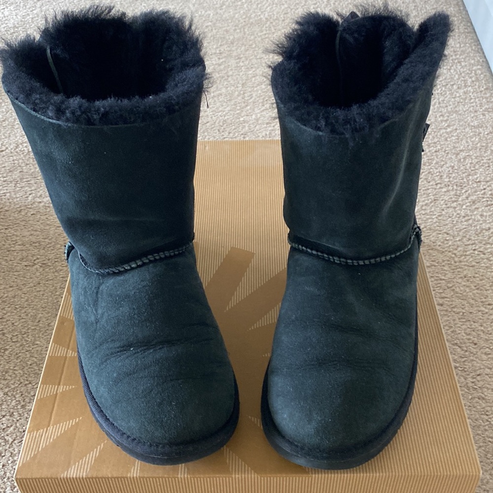 “Ugg Australia” K Bailey Bow, black boot; size6 - Picture 5 of 16